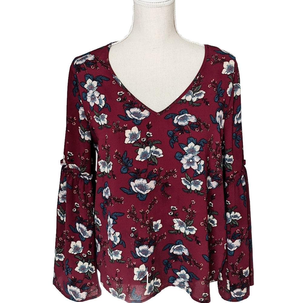 Bell Sleeve V-Neck Floral Blouse. M